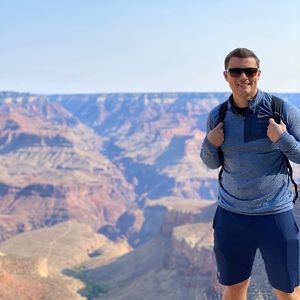 Meet your Posher, Logan